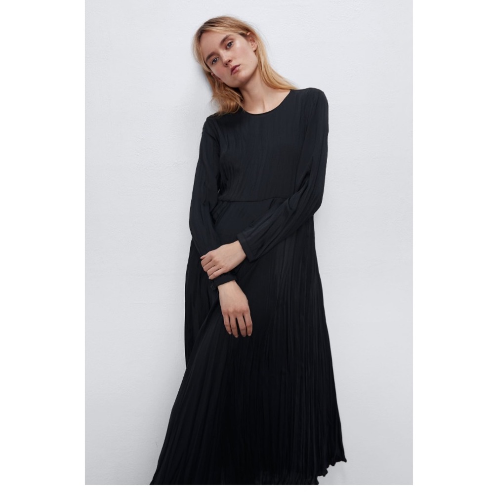 ZARA Wrinkle  look dress